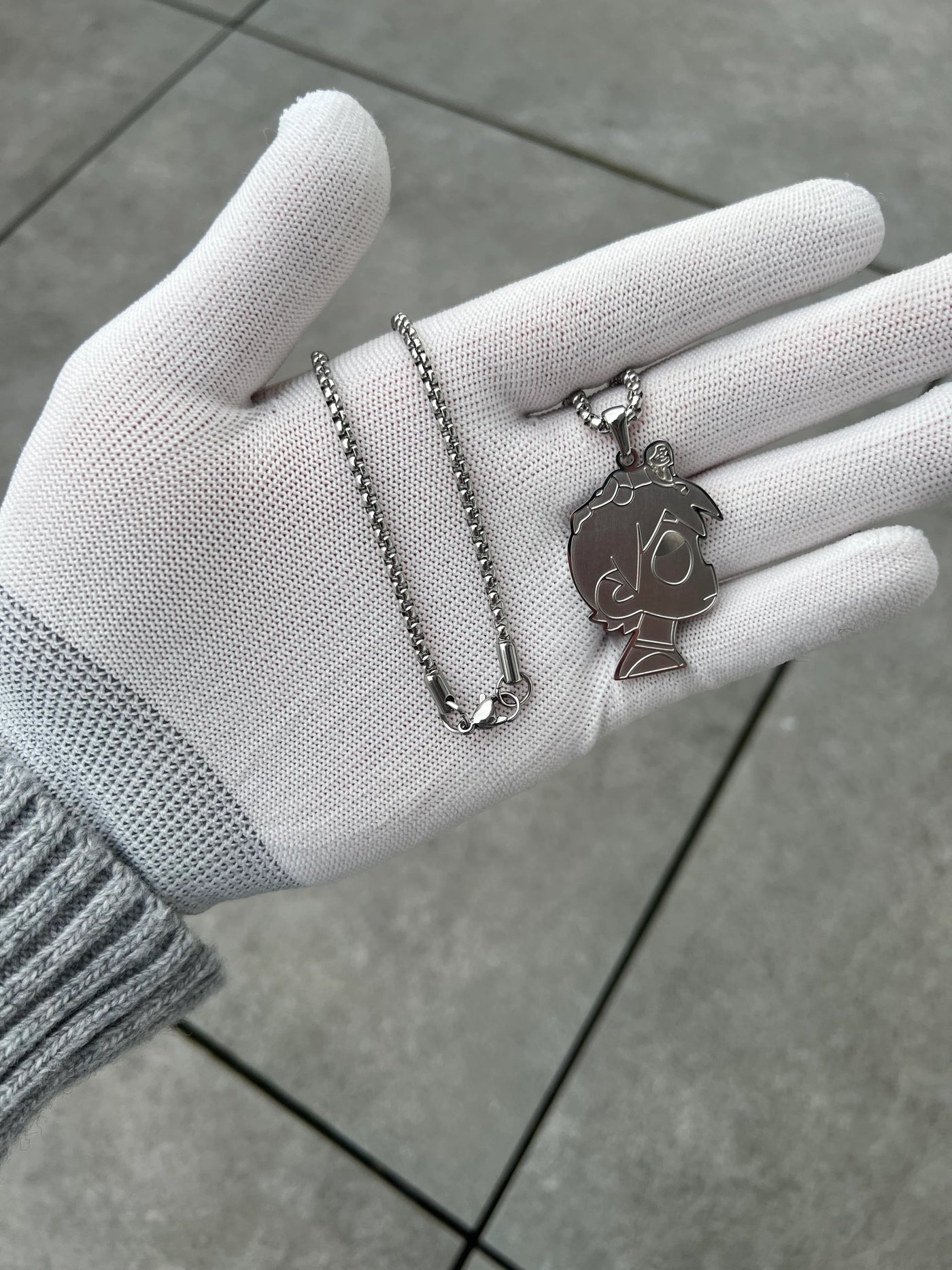 Uzi Pendant + Free Chain