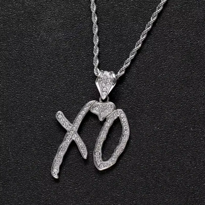 XO Pendant + Free Chain