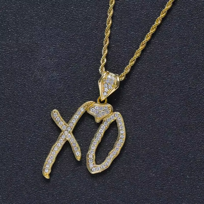 XO Pendant + Free Chain