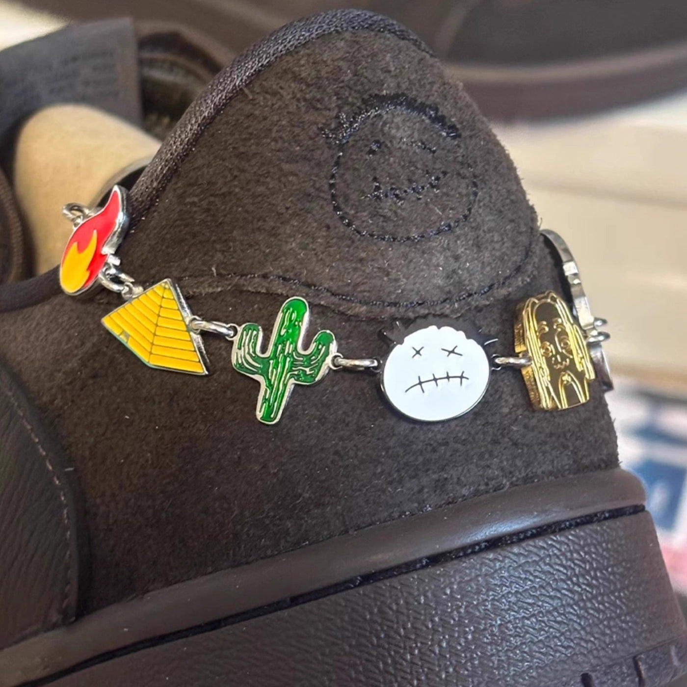 La Flame Bracelet With 7 Iconic Charms
