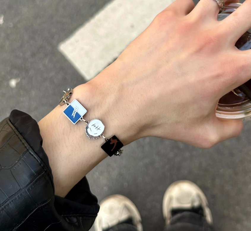 La Flame Bracelet With 7 Iconic Charms